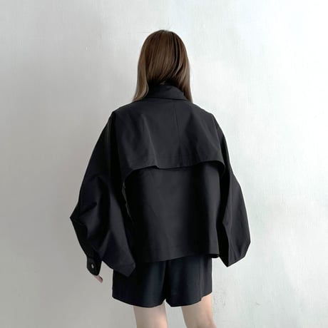 back yoke frill jacket（beige/black）