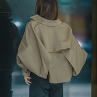 back yoke frill jacket（beige/black）