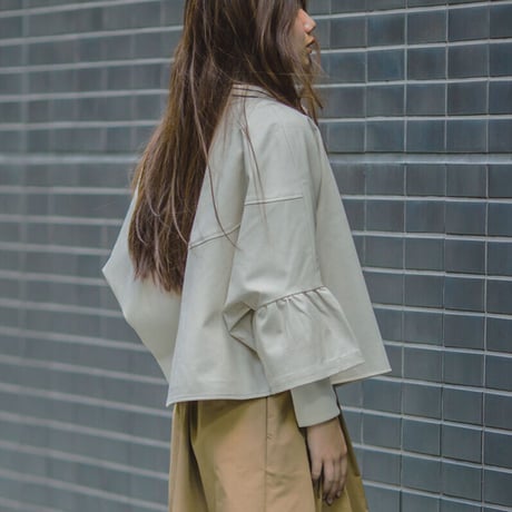 leather frill sleeve layered jacket（ivory/black）
