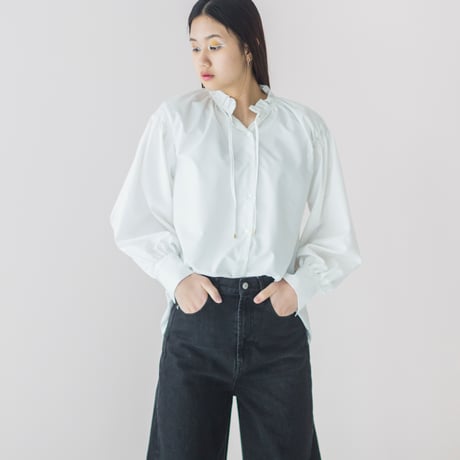 ドレープレーヨンシャーリングショルダーブラウス