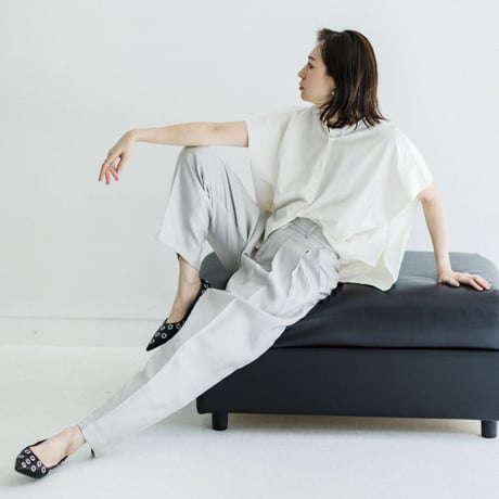 sleeve-tucked blouse（Black/White）