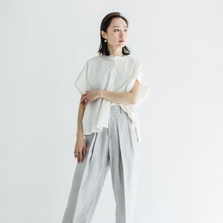 sleeve-tucked blouse（Black/White）