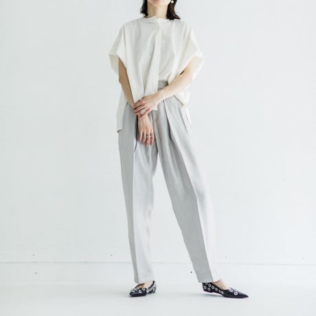 sleeve-tucked blouse（Black/White）