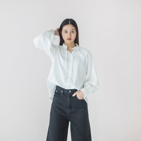 ドレープレーヨンシャーリングショルダーブラウス