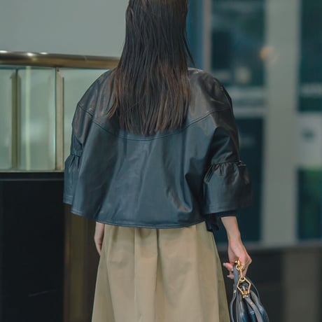 leather frill sleeve layered jacket（ivory/black）