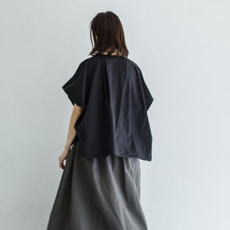 sleeve-tucked blouse（Black/White）