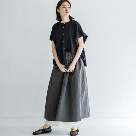 sleeve-tucked blouse（Black/White）
