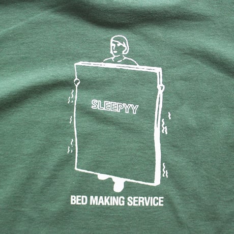 BED MAKING SERVICE S/S TEE FOREST GREEN