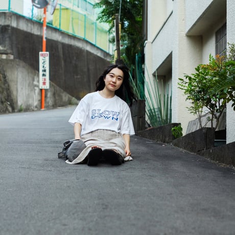 SLOW DOWN S/S TEE WHITE
