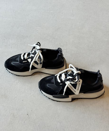 mink chair ★ sneaker
