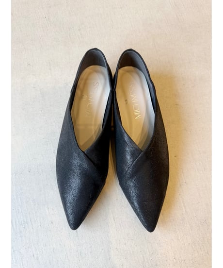 MICHNESS ★ Ｖcut low heel pumps