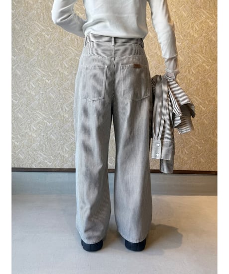 FOSI. ★ 2tuck volume pants
