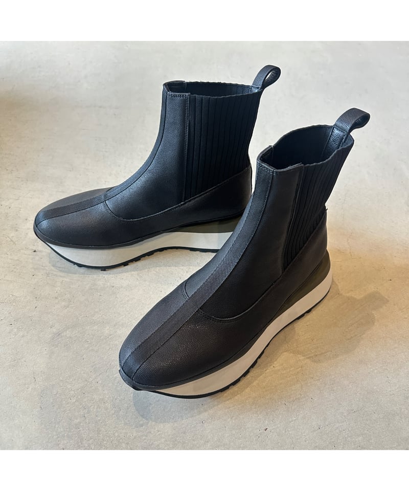 靴 yuu yuko imanishi + ☆ sneakerboots / yuyu | BASTET