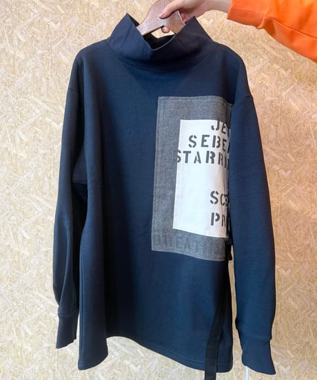 AKANE ★ off turtle tunic