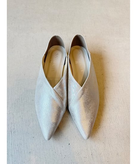 MICHNESS ★ Ｖcut low heel pumps
