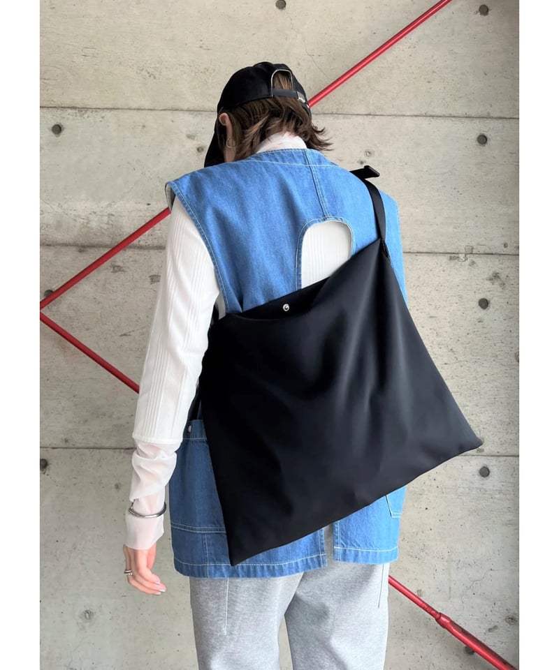 FOSI. ☆ bonding square bag | BASTET 