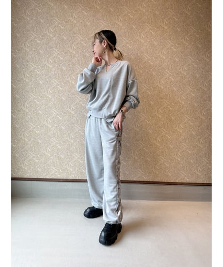 FOSI. ★ slit neck pullover