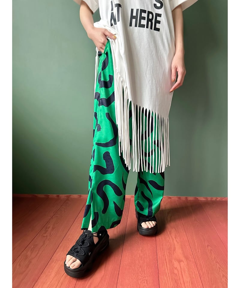 みんみん様【新品タグ付き】CHIGNON paint print pants CHIGNON ☆ paint print pants | BASTET