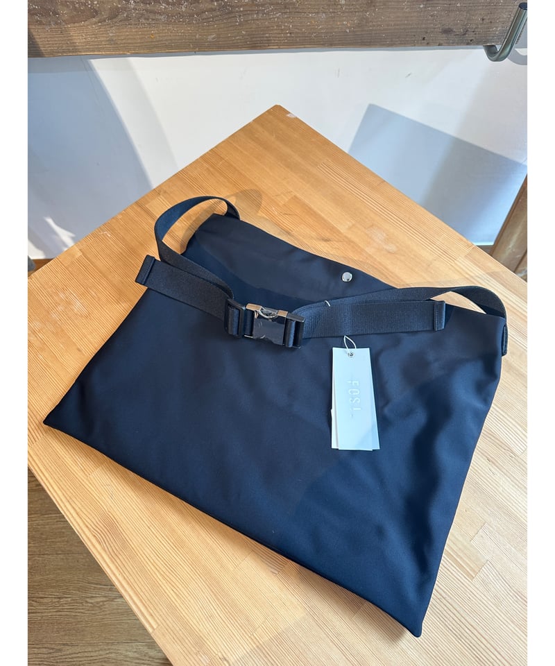 FOSI. ☆ bonding square bag | BASTET 