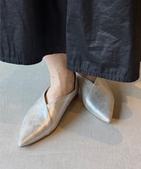 MICHNESS ★ Ｖcut low heel pumps
