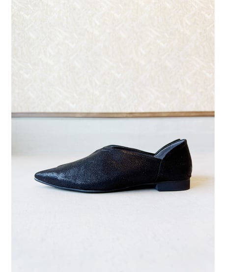 MICHNESS ★ Ｖcut low heel pumps