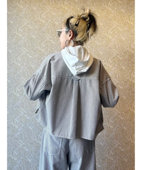 FOSI. ★ pocket design cropped shirt