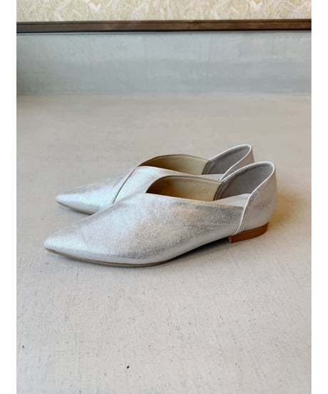MICHNESS ★ Ｖcut low heel pumps