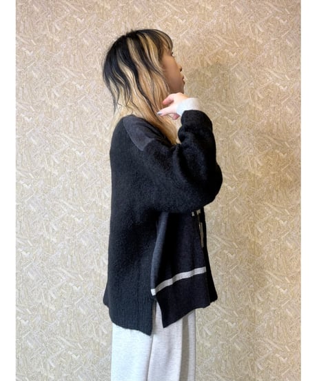 AKANE ★ cut off logo pullover