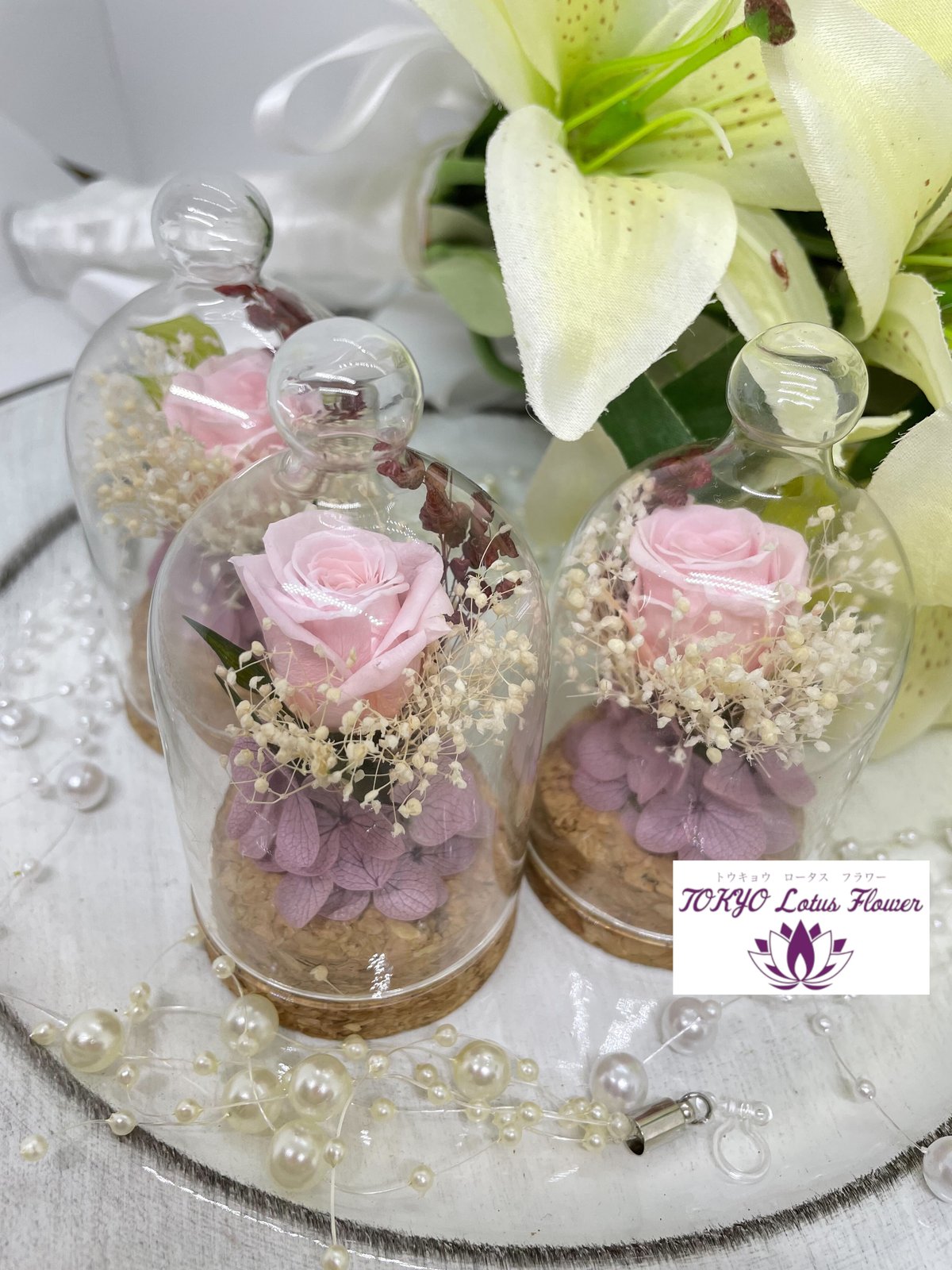 ガラスのドーム プリザーブドフラワーアレンジ🌹ピンク・青色・黄色