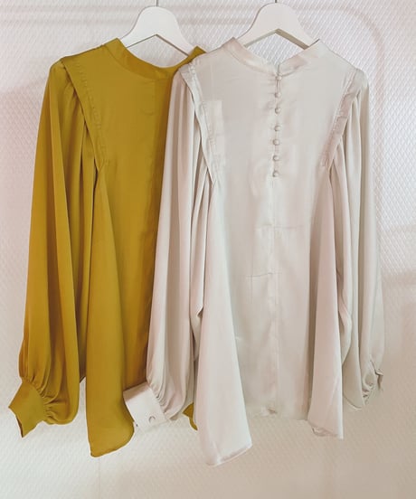 前後2wayサテンとろみブラウス