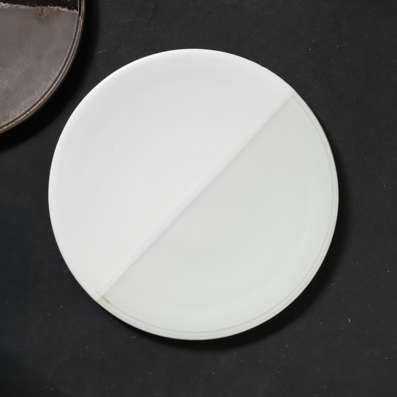 flat plate Kyoto[monotone]