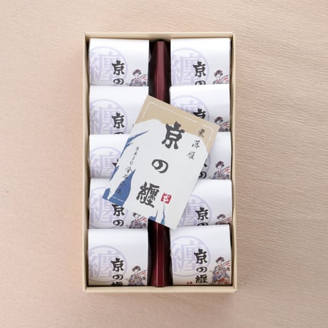 茶道具　黄銅　折板　丸盆　菓子器　金谷五良三郎　共箱　金工　和菓子　干菓子　茶会 茶道具 黄銅 折板 丸盆 菓子器 金谷五良三郎 共箱 金工 和菓子