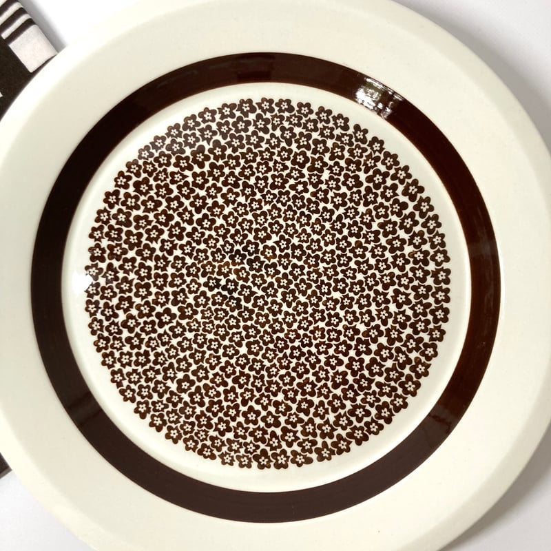 アラビア　ファエンツァ　茶花プレート ARABIA（アラビア）／ Faenza（ファエンツァ）／プレート24.5cm