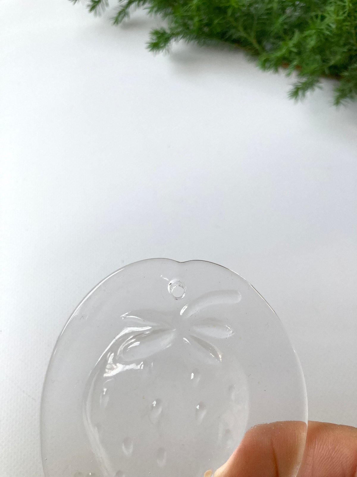 Nuutajarvi/ヌータヤルヴィ ガラスのオーナメント 鳥と林檎　シール付 Nuutajarvi/ヌータヤルヴィ ガラスのオーナメント 鳥と林檎