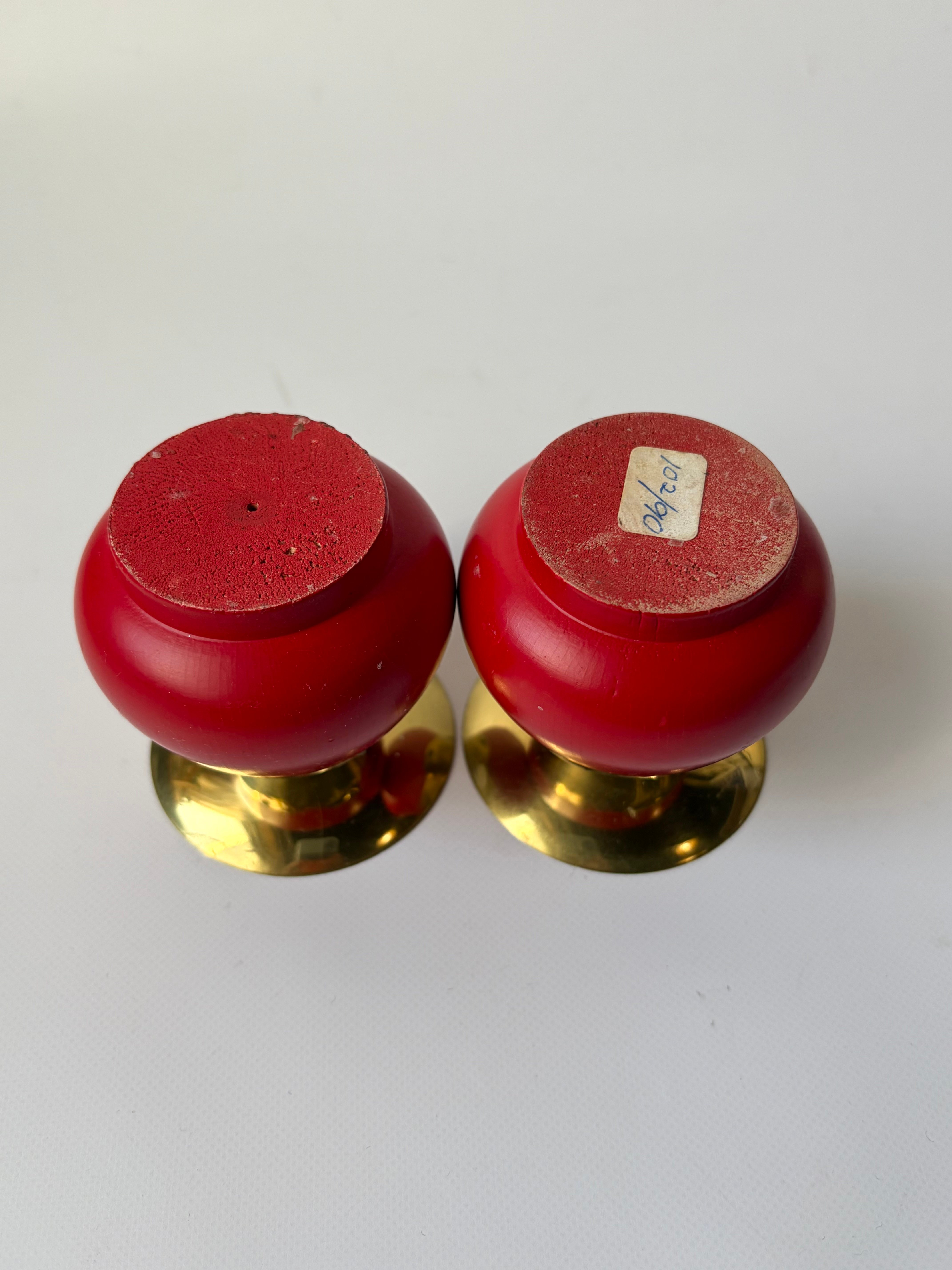 アンティークキャンドルホルダー赤大小二客揃　鹿オブジェ付 SWEDEN／赤い木製のキャンドルホルダー／2点セット | HYGGE