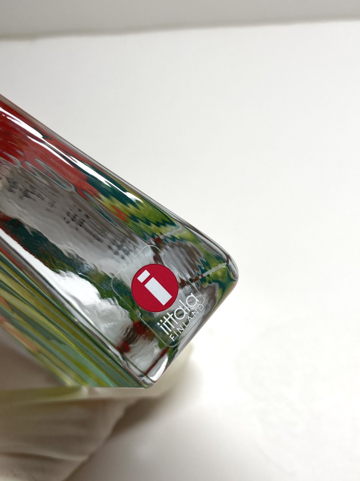 iittala（イッタラ）／ガラスカード・オブジェ／赤い