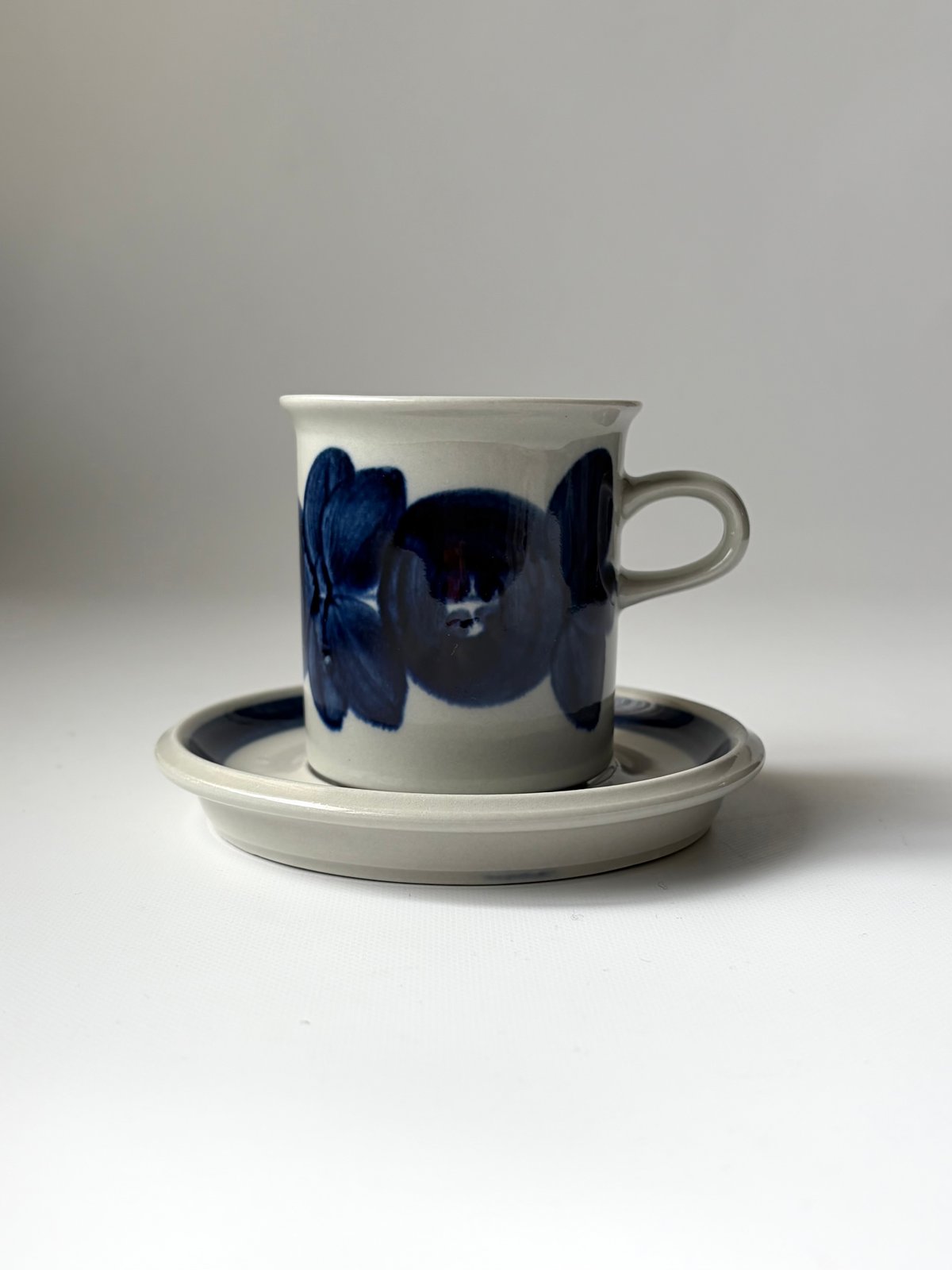 ARABIA（アラビア）｜Anemone（アネモネ）｜コーヒーカップ＆ソーサー