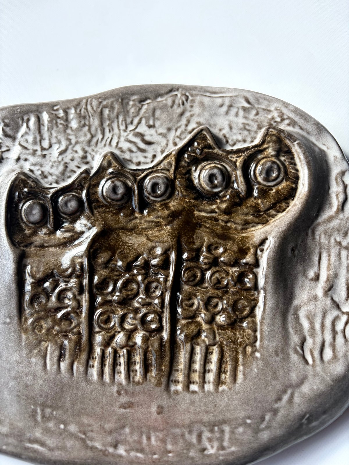 Upsala Ekeby（ウプサラ エクヴィ）／3羽のフクロウの陶板／壁飾り