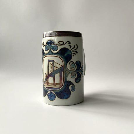 Royal Copenhagen（ロイヤルコペンハーゲン）／Nils Thorsson（ニルス・トーソン）／橋の開通記念の大きなマグ・ビアマグ