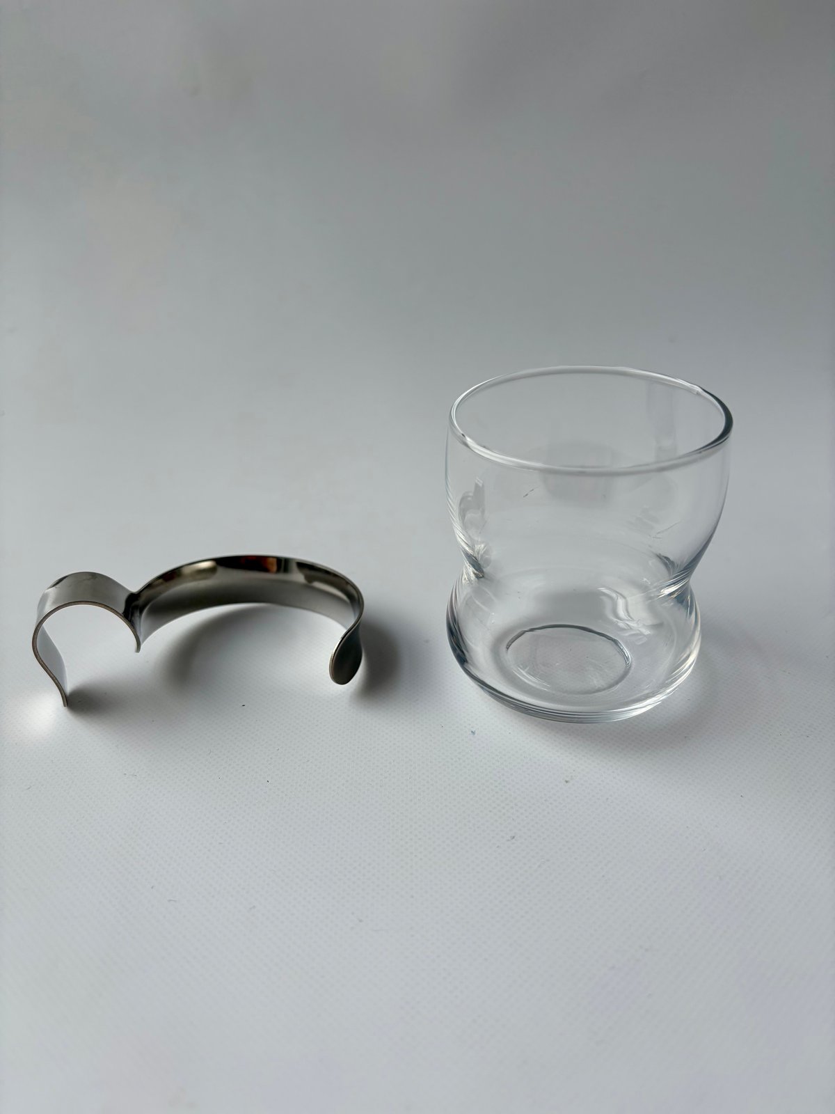 iittala（イッタラ）／Paula（パウラ）／ハンドル付の小さなグラス