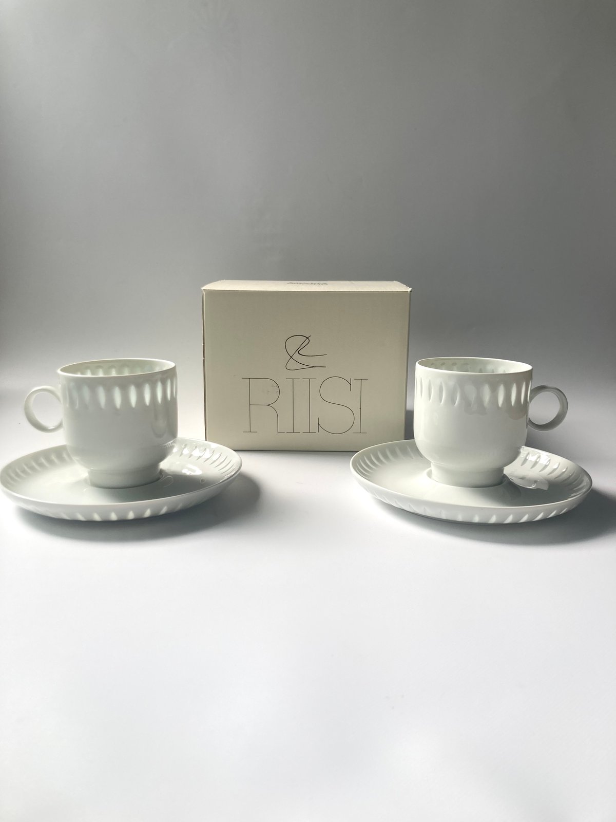 ARABIA - アラビア　Rice ライス　ティーカップ＆ソーサ―　2客 ARABIA - アラビア Rice ライス ティーカップ＆ソーサ― 2客の