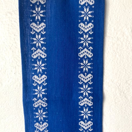 スウェーデンで見つけた刺繍のミニテーブルランナー／クリスマスハート柄／ブルー＆ホワイト