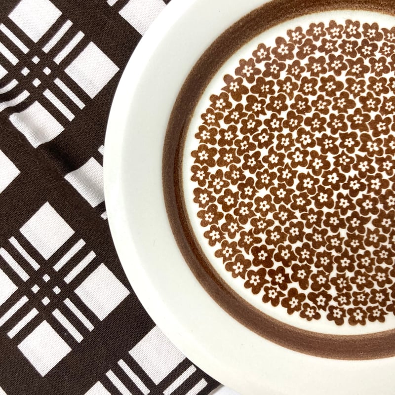 アラビア　ファエンツァ　茶花プレート ARABIA（アラビア）／ Faenza（ファエンツァ）／プレート16.8cm | HYGGE