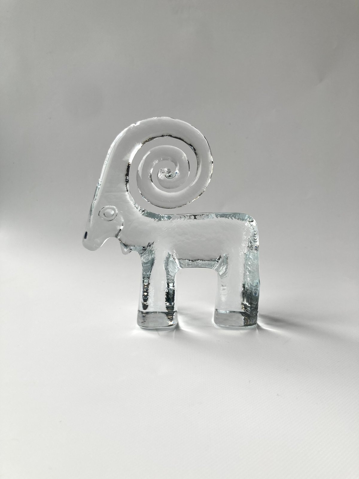 骨董　時代ガラス　磨りガラス　プレスガラス　兎　フィギュリン　文鎮　ウランガラス Kosta Boda社/ ヤギ ガラスオブジェ / Bertil Vallien