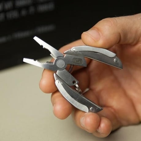 TRUE UTILITY スカラベ 7機能搭載 ミニプライヤーツール キーリング付き トゥルーユーティリティ SCARAB