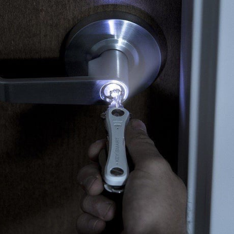 KEYSMART PRO ホワイト キースマート プロ tile 内臓 LEDライト 付き トラッキング キーケース
