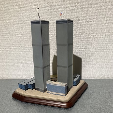 2001 NYC World Trade Center memorial statue