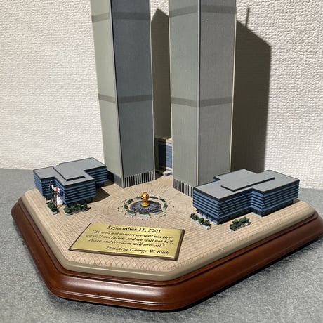 2001 NYC World Trade Center memorial statue