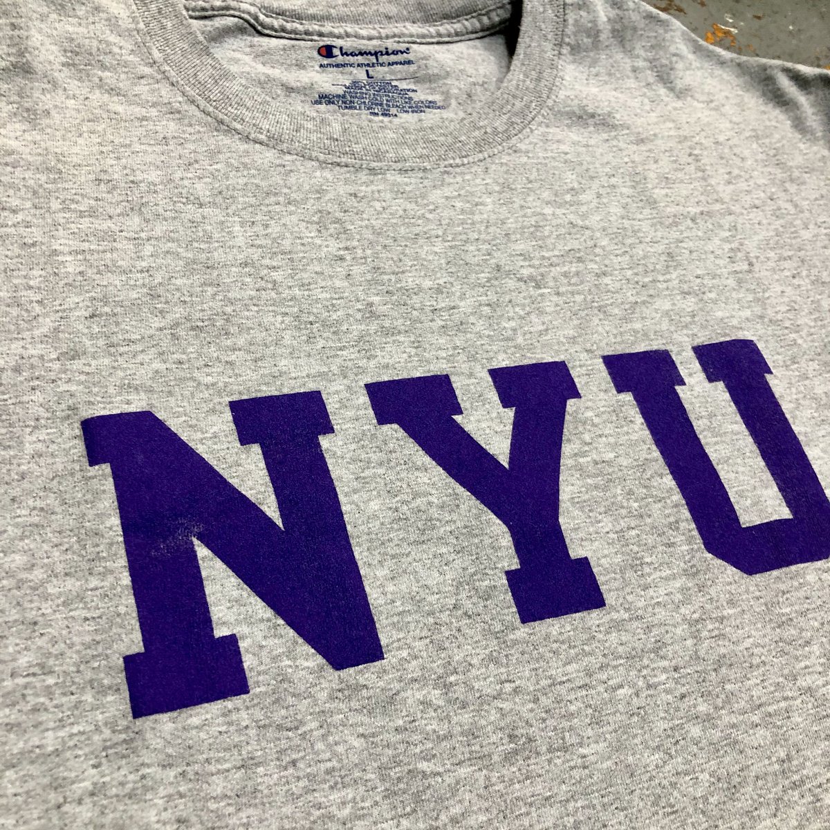 Champion ”NYU(New York UNIVERSITY)” Print T-Shi