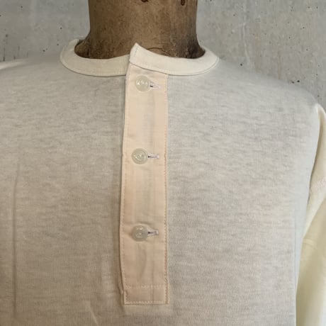 RAGTIME BANDED NECK LONG SLEEVE